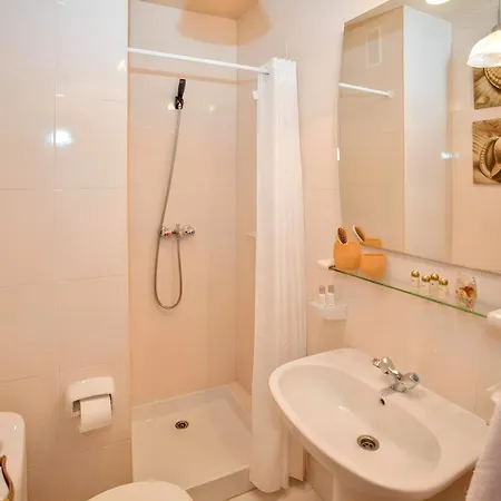 Apartment Luxury With Sea View In Malpica, 230 Sq.m Malpica