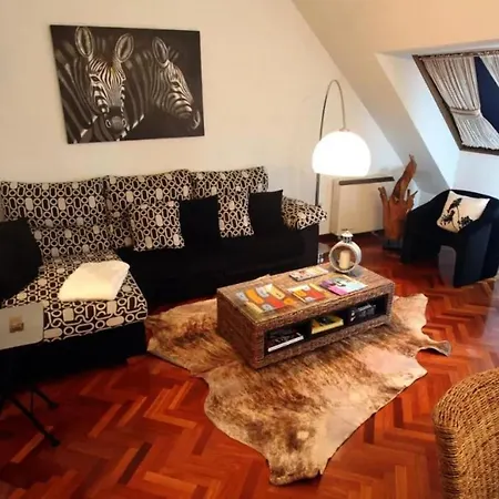 Appartement Luxury With Sea View In Malpica, 230 Sq.m *